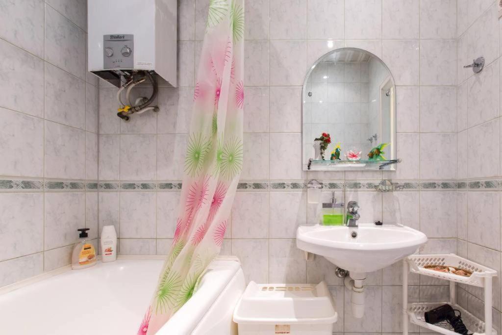 Bright Apartment Near Bus Statioon 塔林 外观 照片