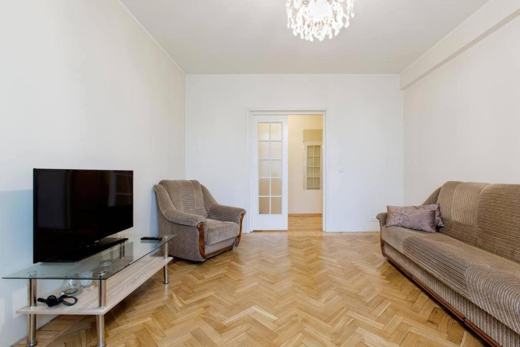 Bright Apartment Near Bus Statioon 塔林 外观 照片